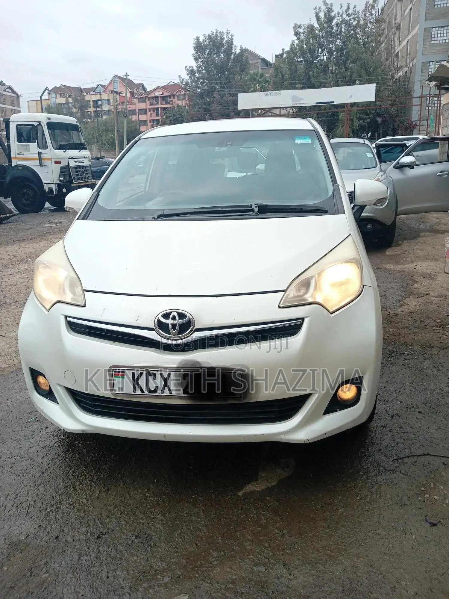 Toyota Ractis 1.3 FWD 2013 White