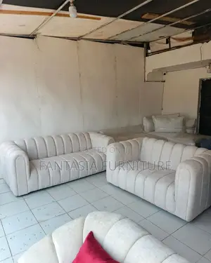 5 Seater Cream Fabric Sofa Set: Free Delivery