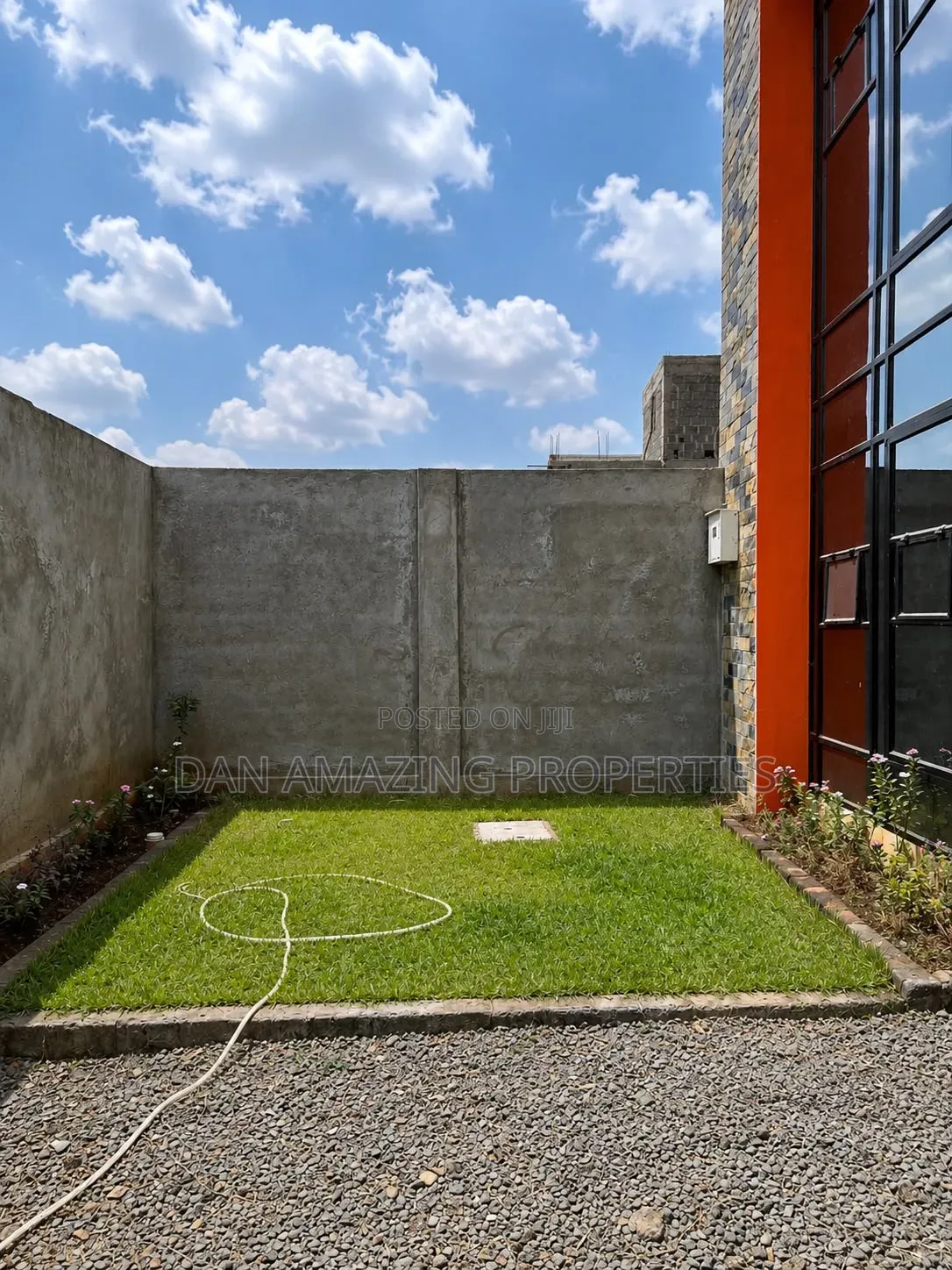 4bdrm Townhouse / Terrace in Airways, Complex Utawala for rent