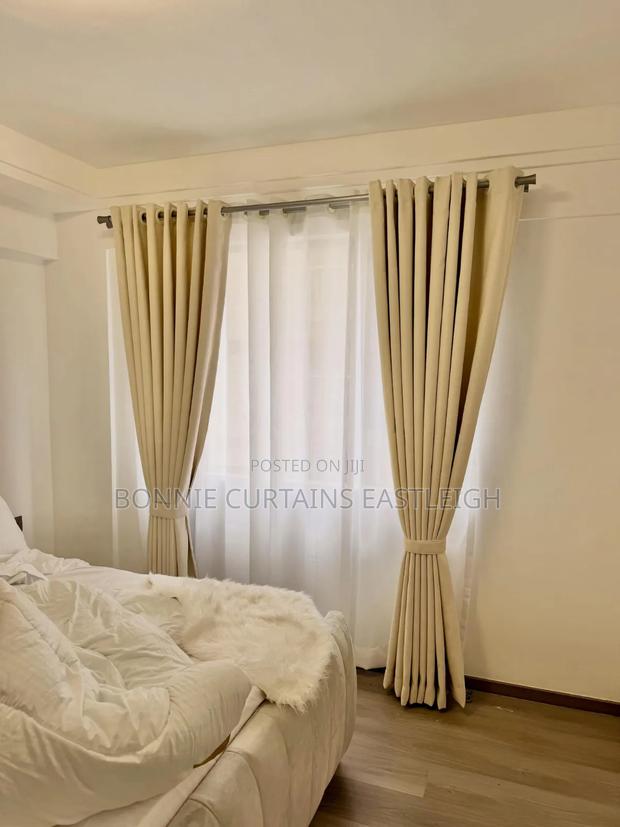 Light Cream and White Sheers for Modern Dining Rooms