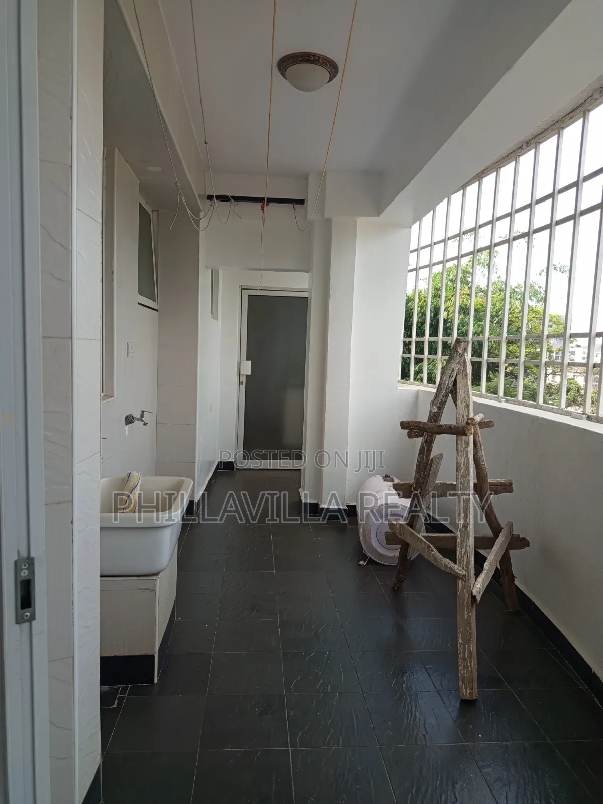 3bdrm Apartment in Raphta Road Area for rent