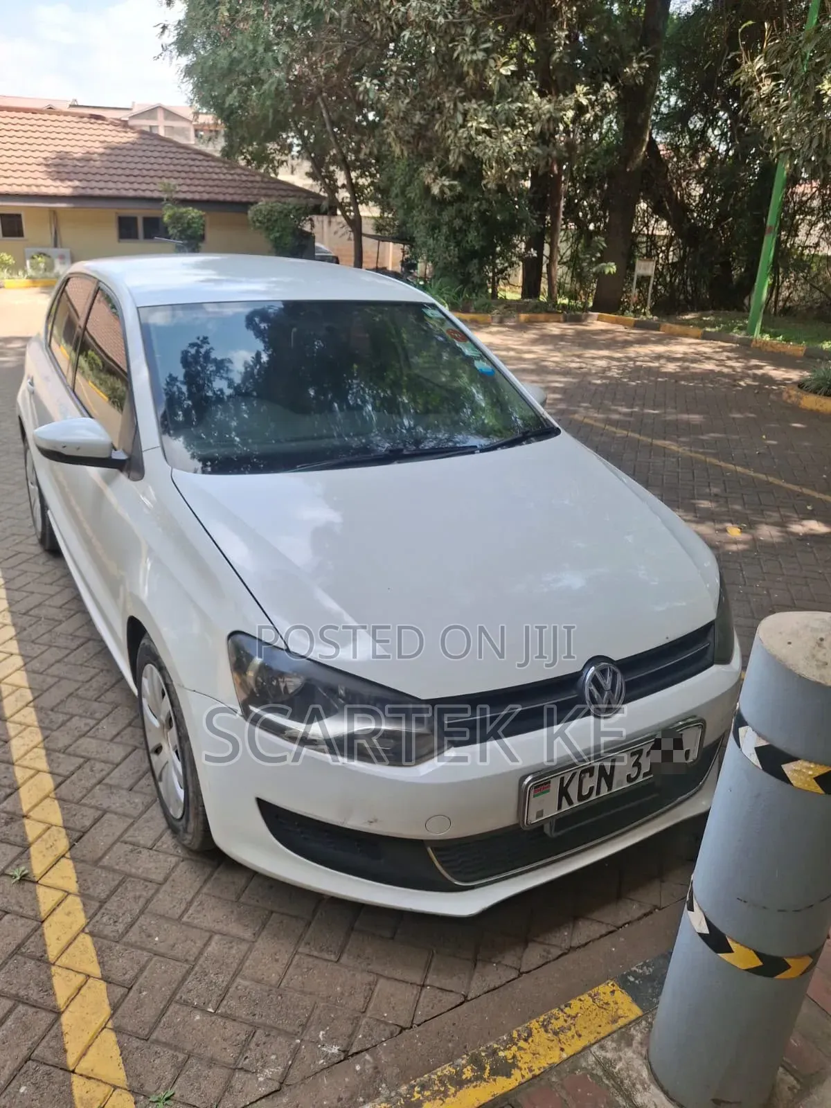 Volkswagen Polo 2010 White