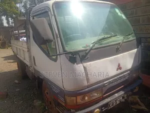 Mitsubishi Canter 33