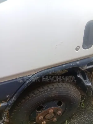 Mitsubishi Canter 33