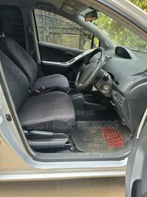 Toyota Vitz 1.3 FWD 5dr 2008 Silver