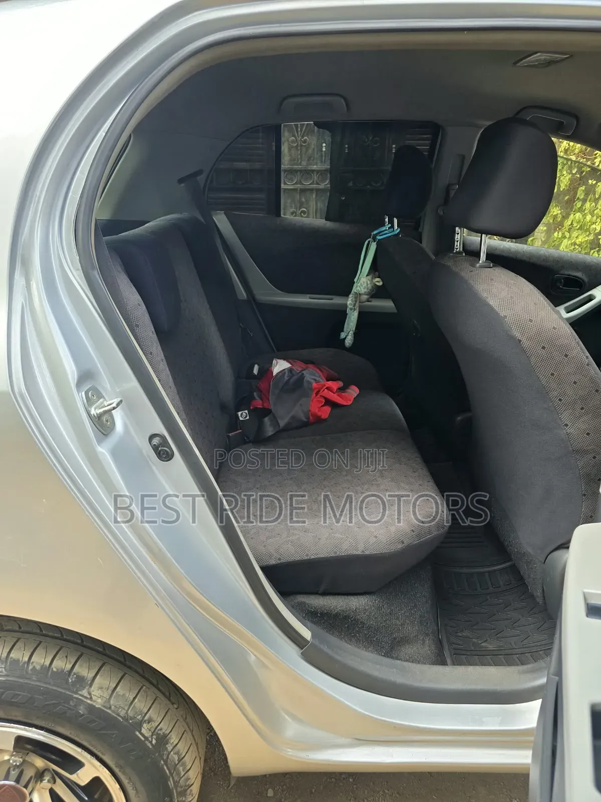 Toyota Vitz 1.3 FWD 5dr 2008 Silver