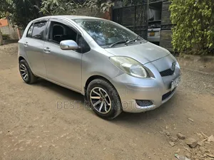 Toyota Vitz 1.3 FWD 5dr 2008 Silver