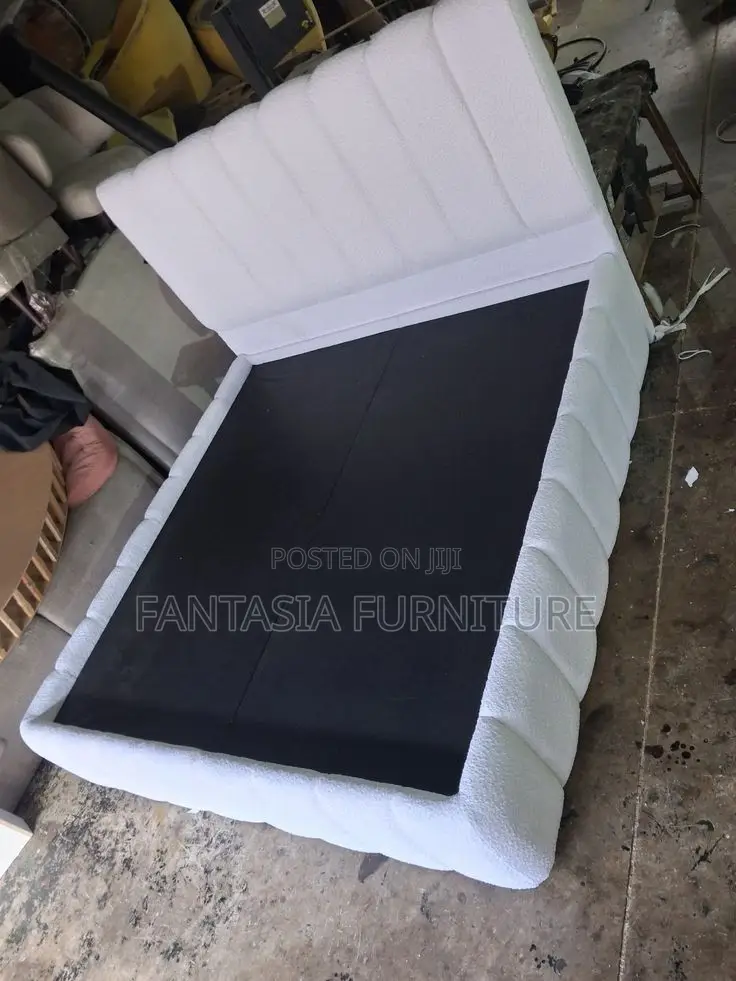 5x6 Sassy White Bubble Bed: Pay on Delivery