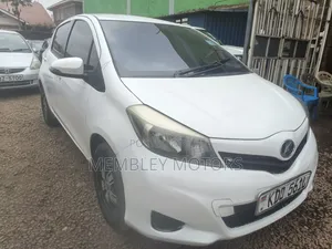 Toyota Vitz 2013 White