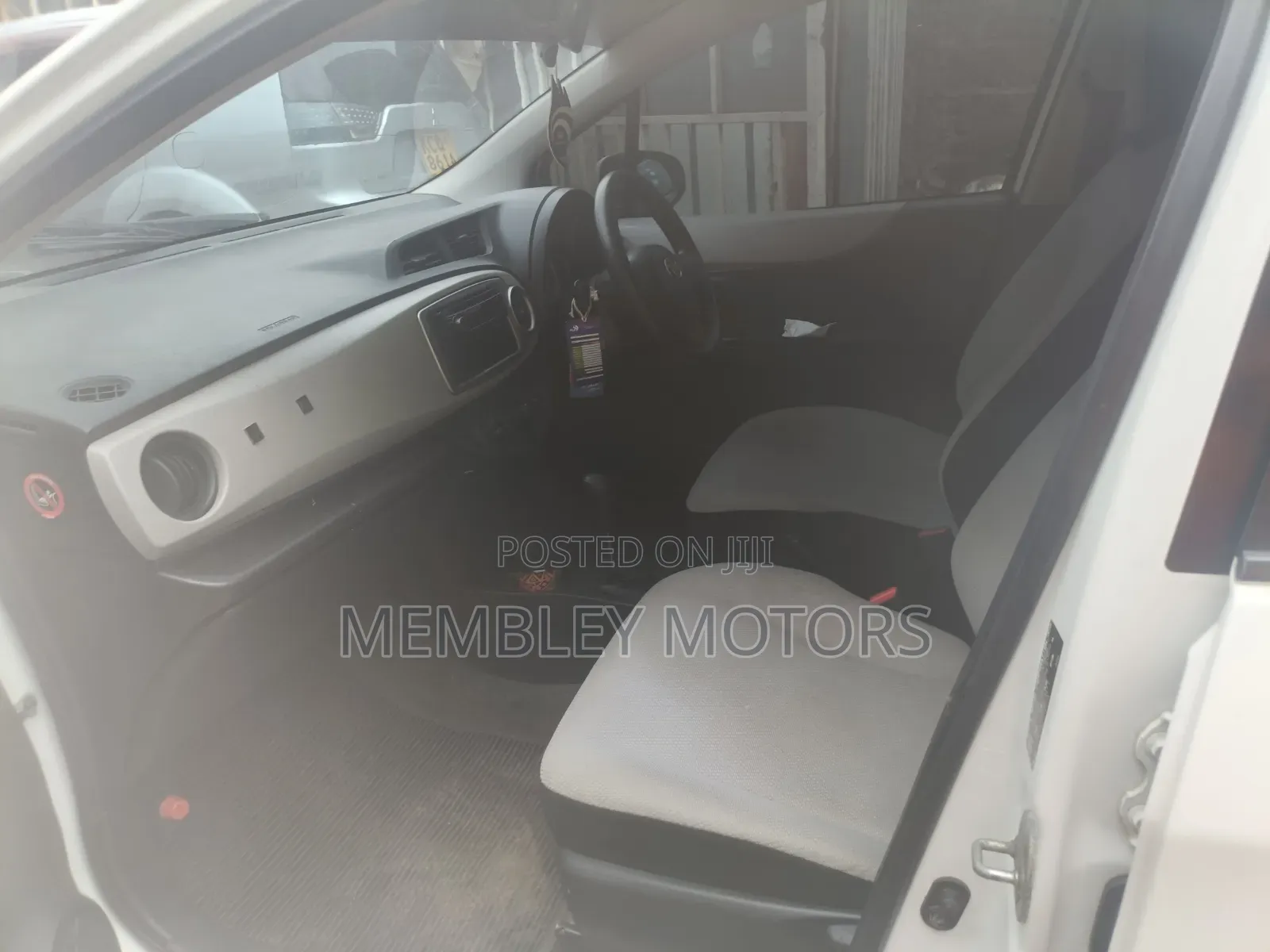 Toyota Vitz 2013 White