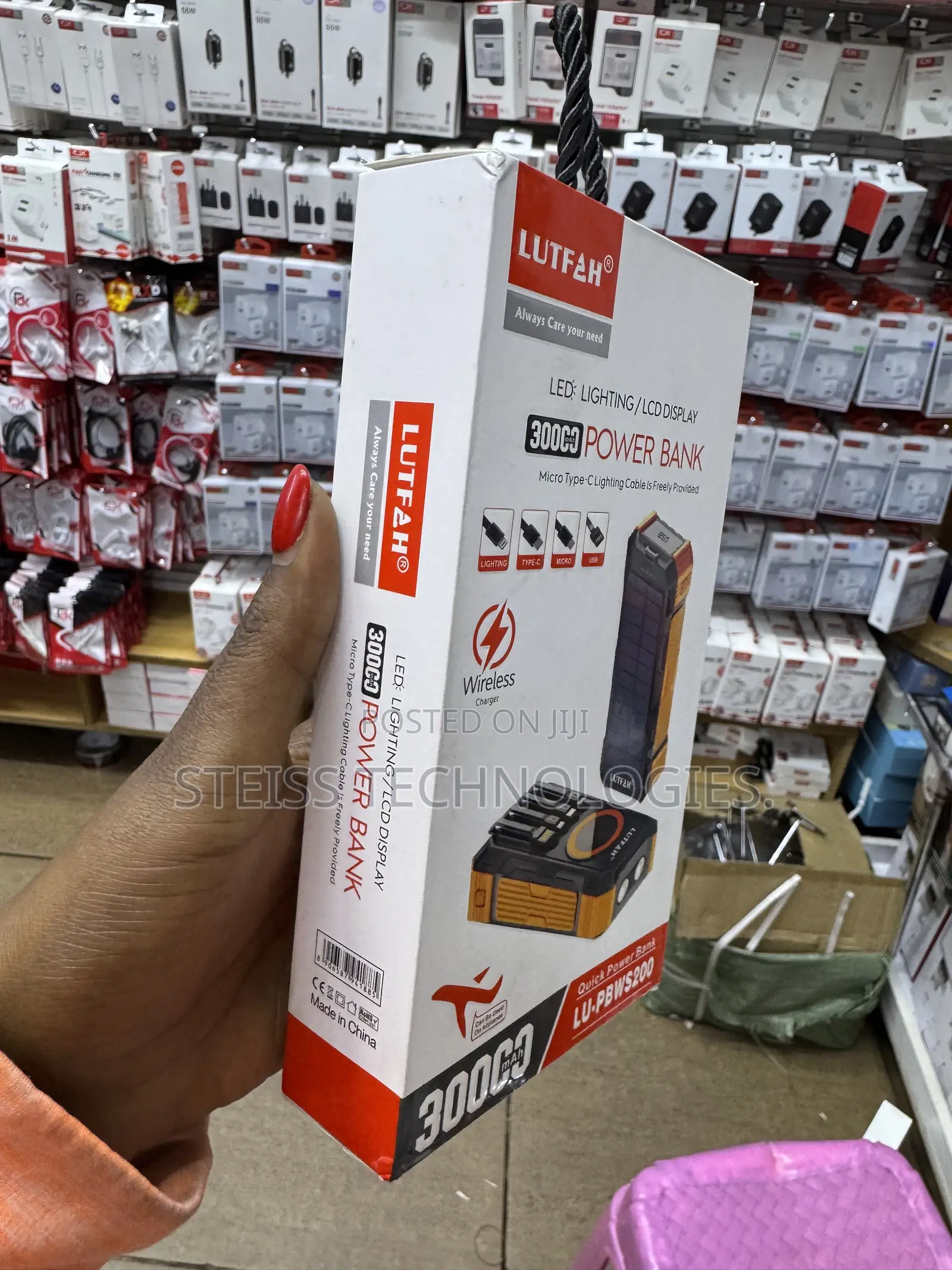 30000mah Magnetic and Solar Powerbank.