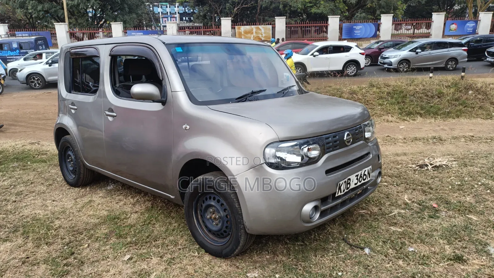 Nissan Cube 2014 Gold