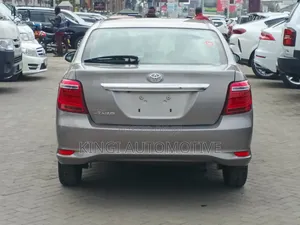 Toyota Axio 2019 Gold