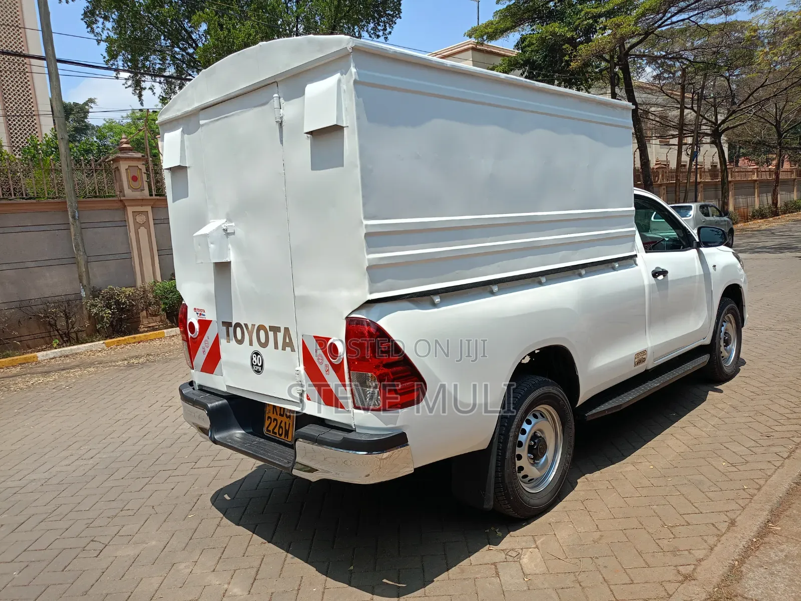Toyota Hilux 2025 White
