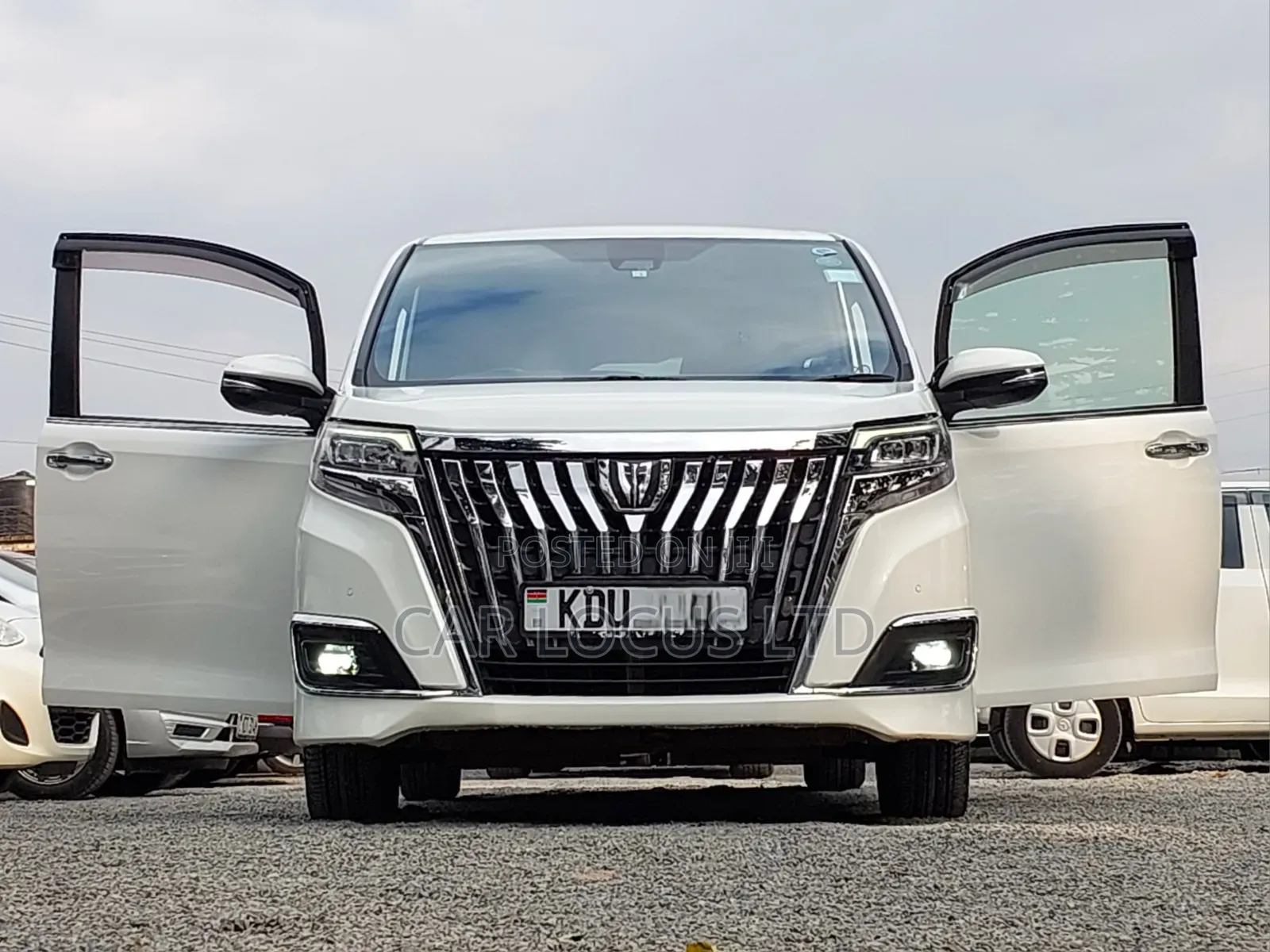 Toyota Esquire 2018 Pearl