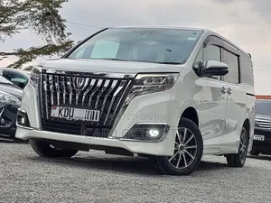 Toyota Esquire 2018 Pearl