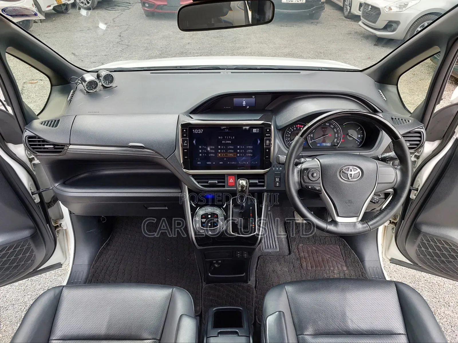 Toyota Esquire 2018 Pearl