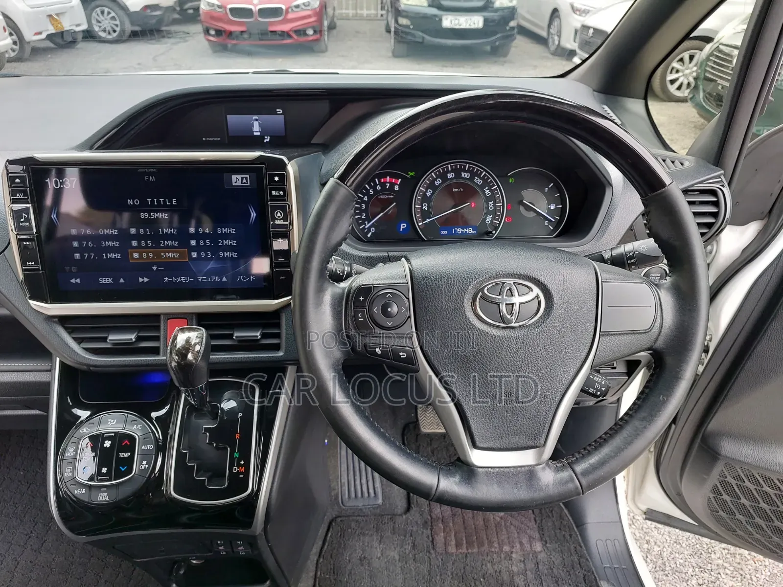 Toyota Esquire 2018 Pearl
