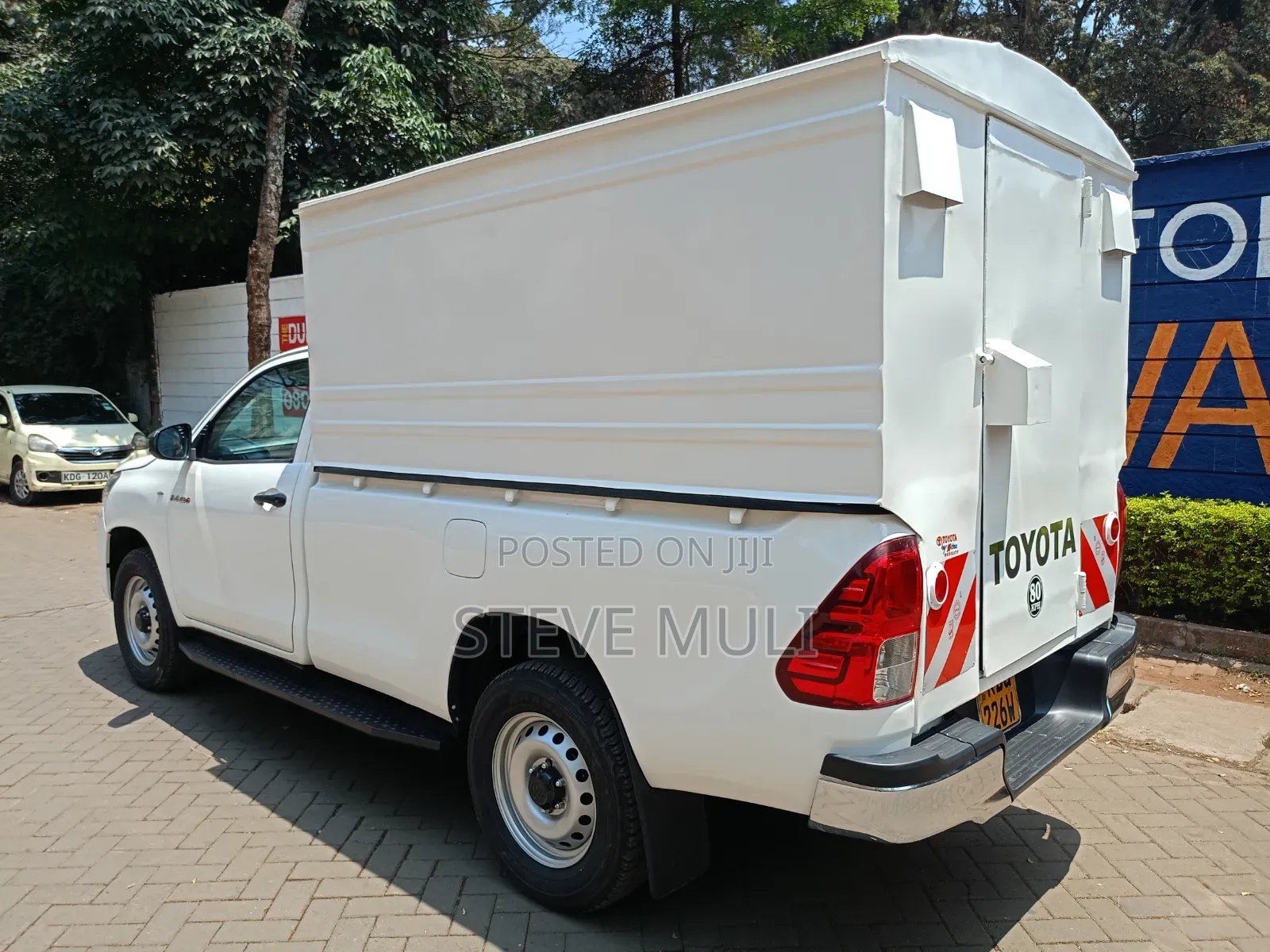 Toyota Hilux 2025 White