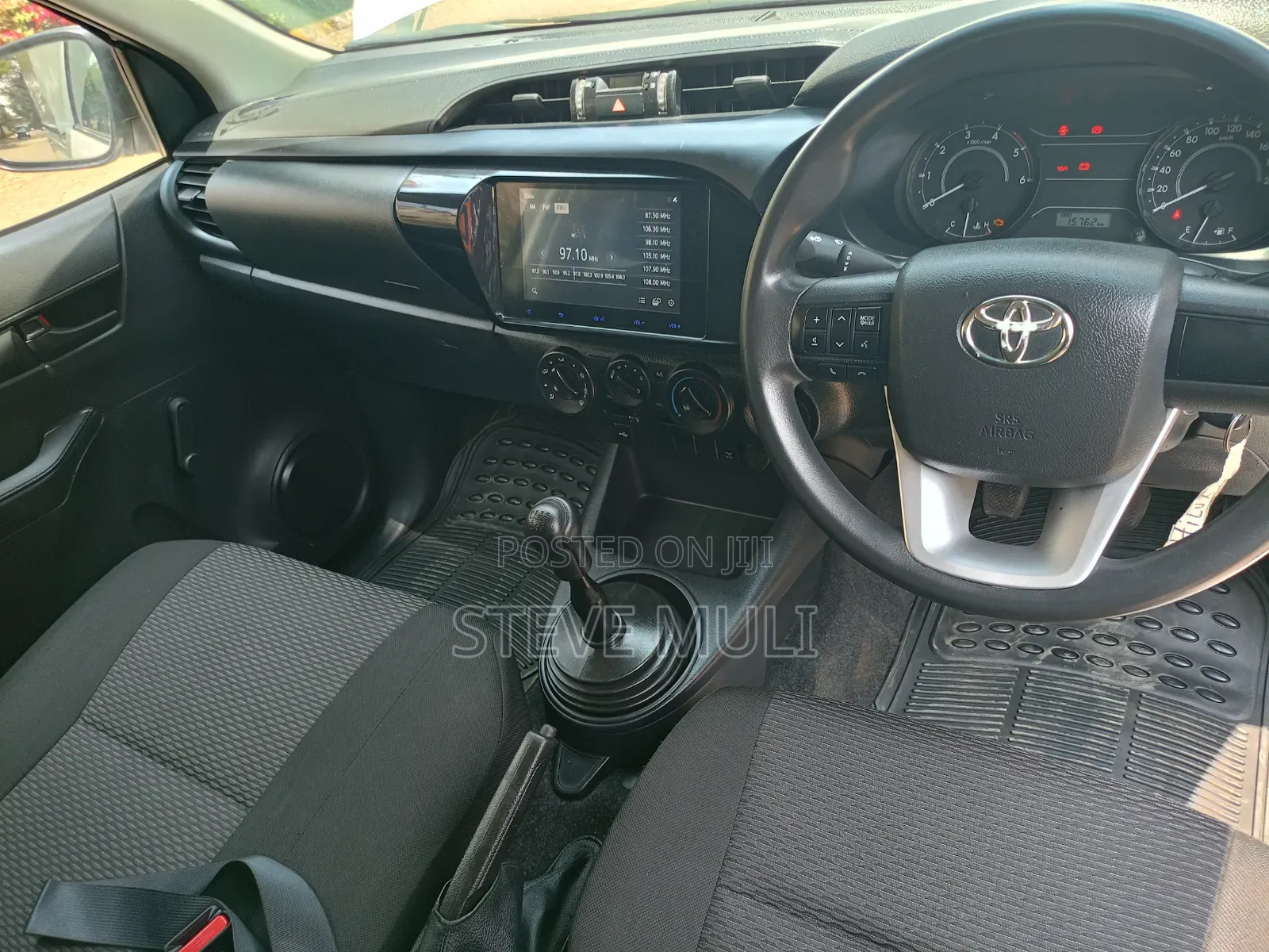 Toyota Hilux 2025 White