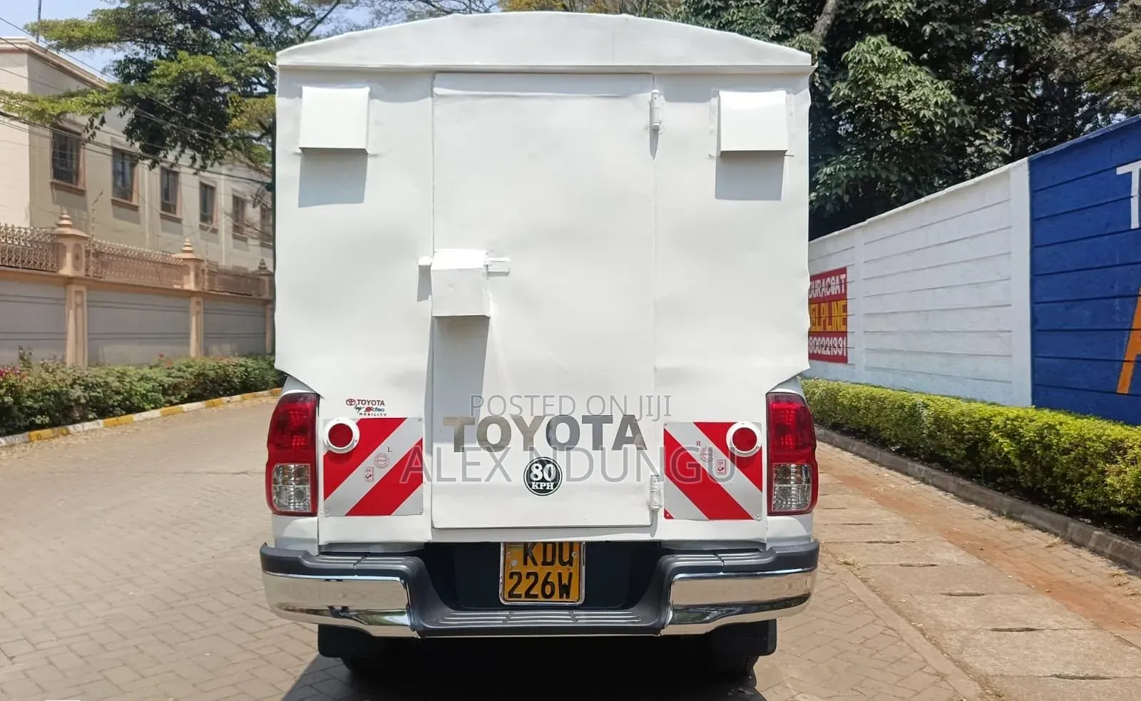 Toyota Hilux 2024 White
