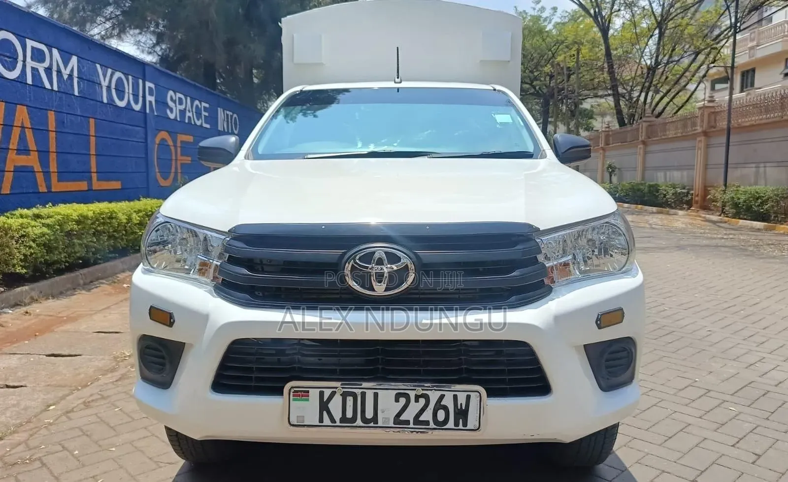 Toyota Hilux 2024 White