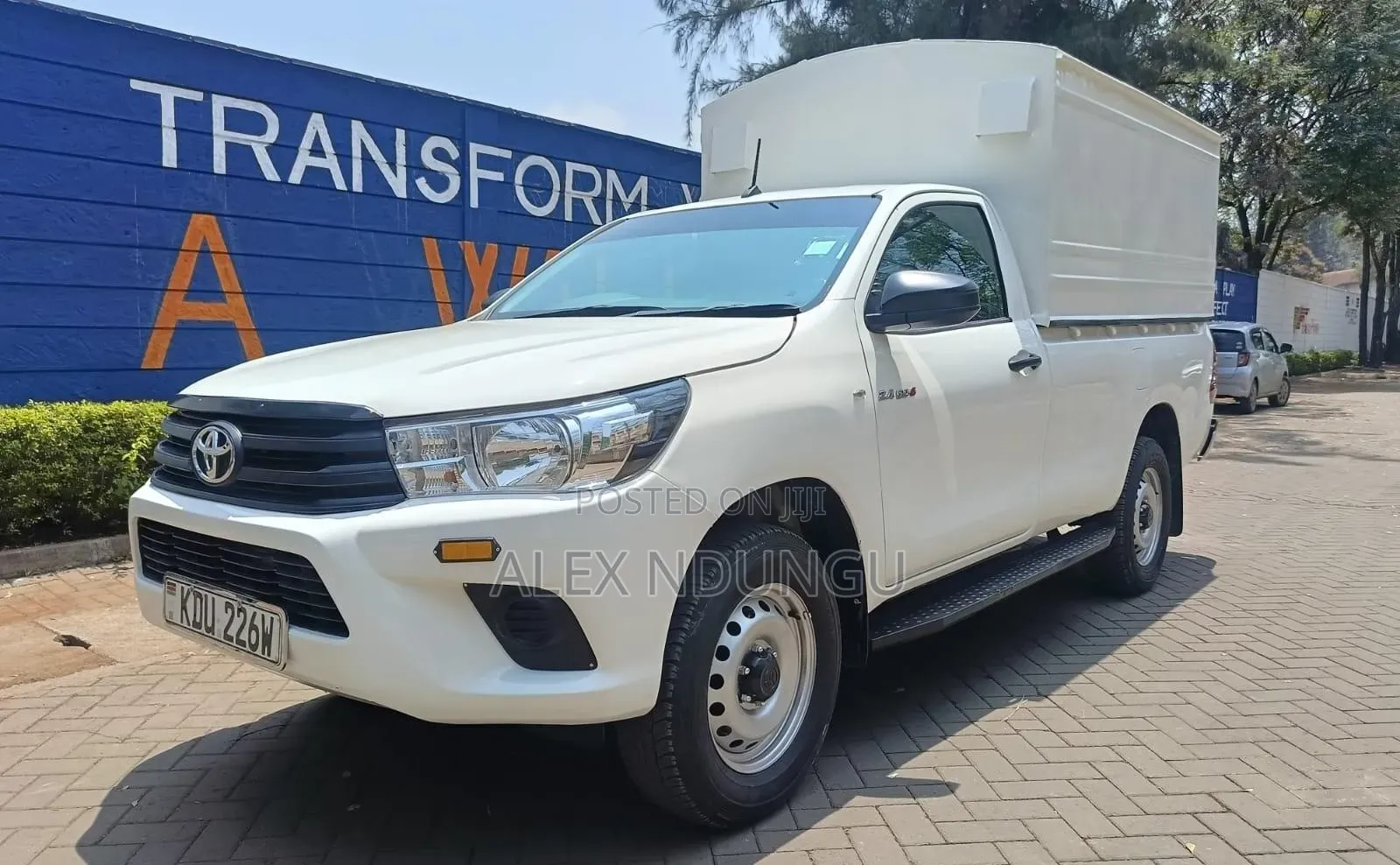 Toyota Hilux 2024 White