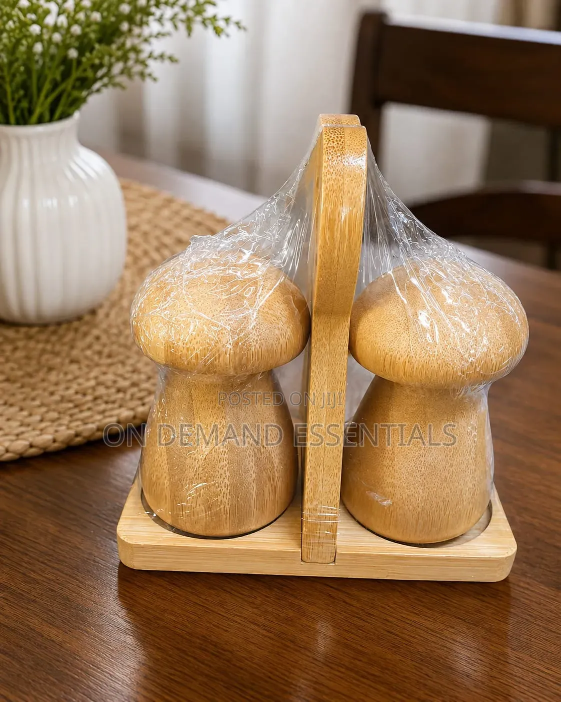 2 in 1 Moisture Proof Wooden Salt Shaker