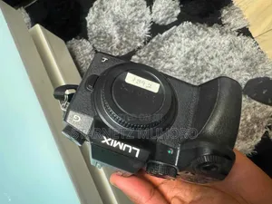 Panasonic Lumix G7 (DMC-G7)