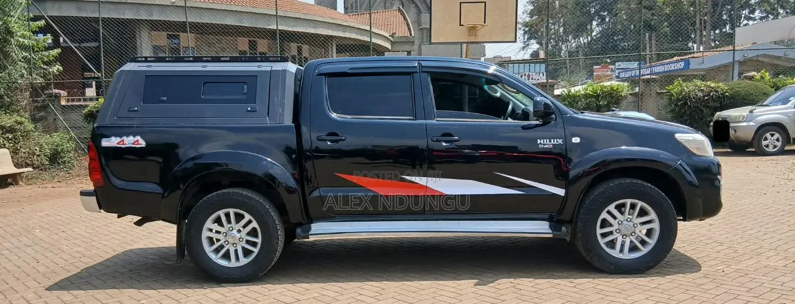 Toyota Hilux 2012 Black