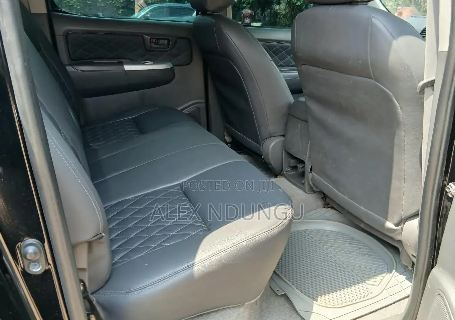 Toyota Hilux 2012 Black