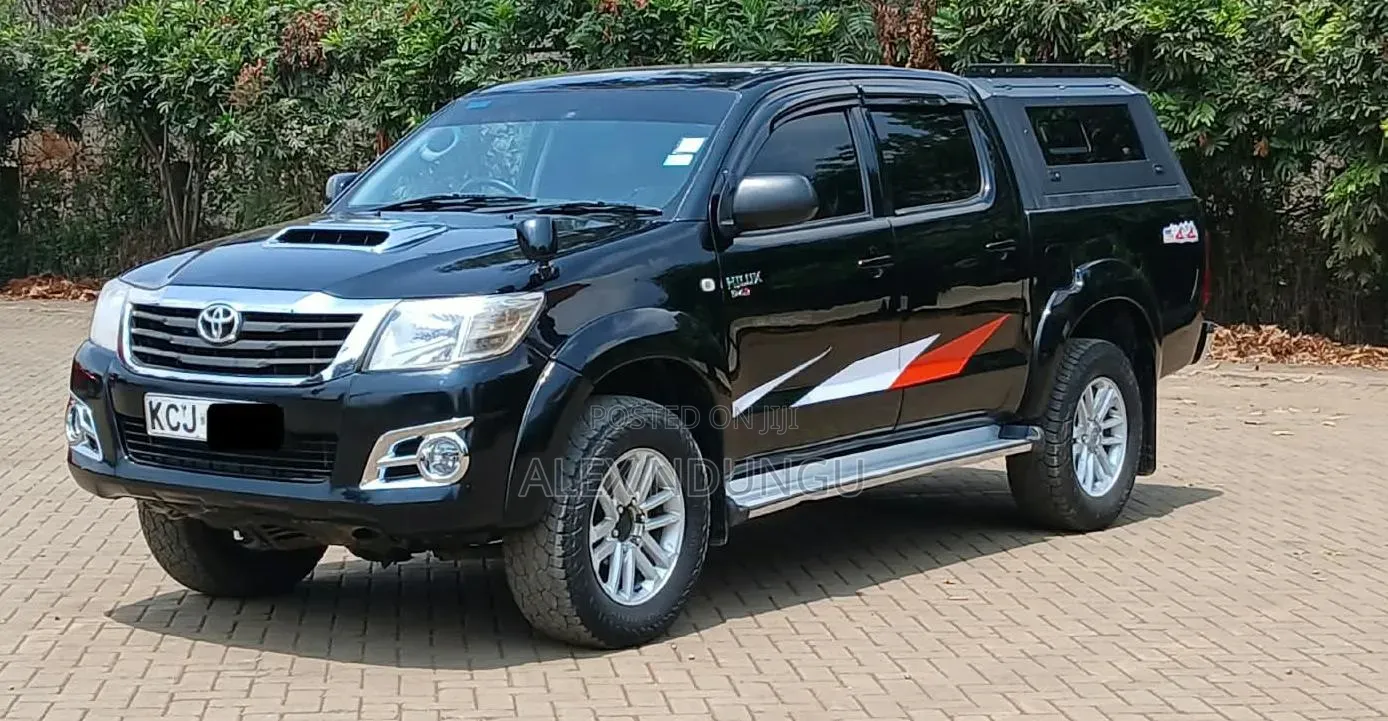 Toyota Hilux 2012 Black