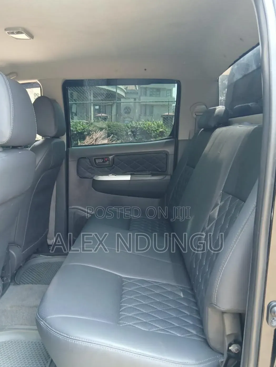 Toyota Hilux 2012 Black
