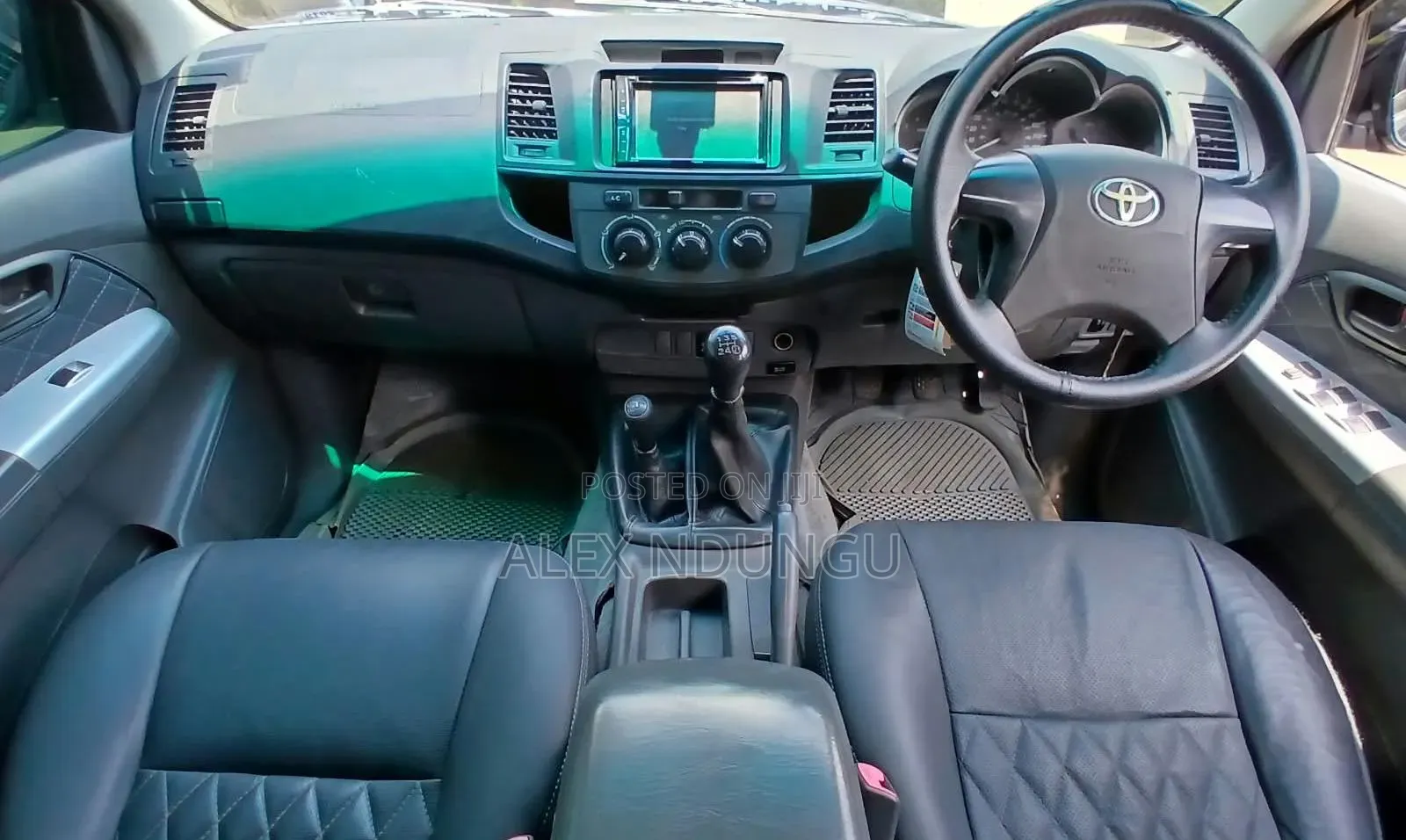 Toyota Hilux 2012 Black