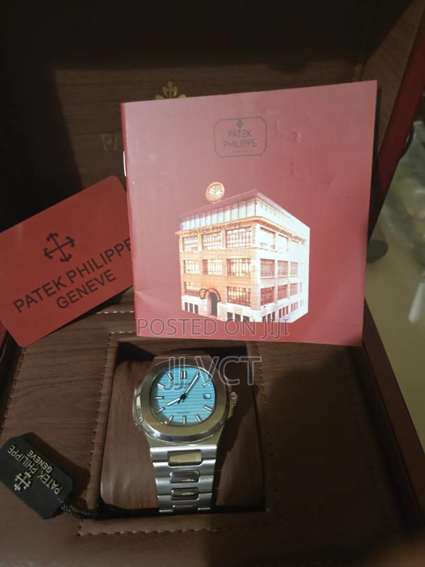 Patek Philippe With Box and Papers - thumbnail 2
