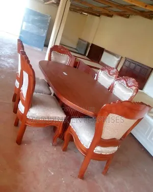 6 Seater Oval Antique Dinning Table Set