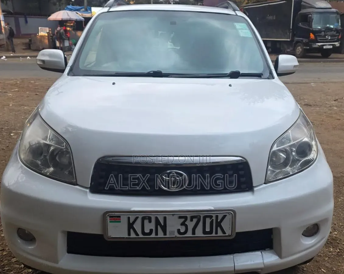 Toyota Rush 2010 White