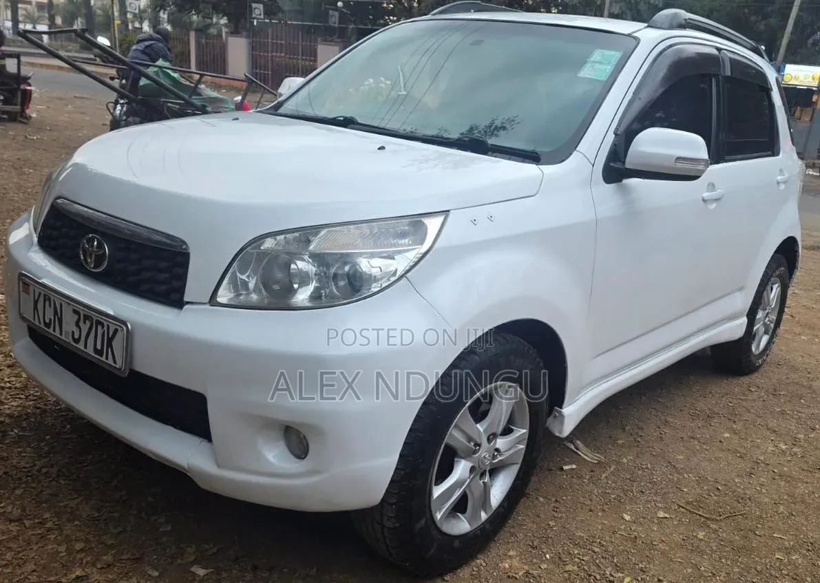 Toyota Rush 2010 White