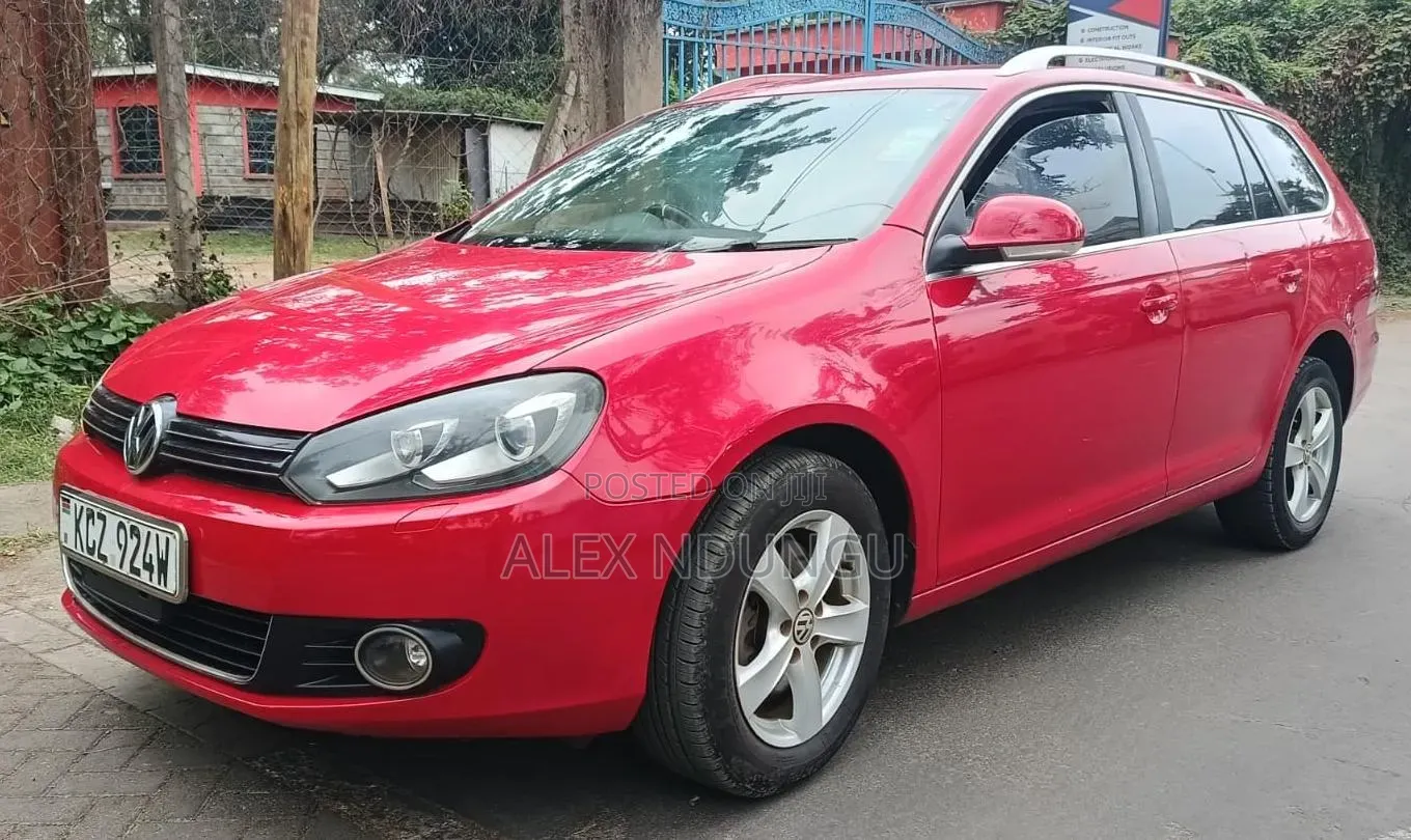 Volkswagen Golf 2013 Red