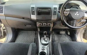 Mitsubishi Outlander 2011