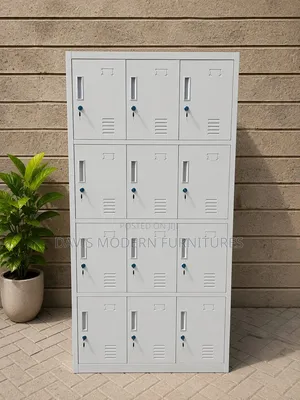 12-Doors Metal Locker