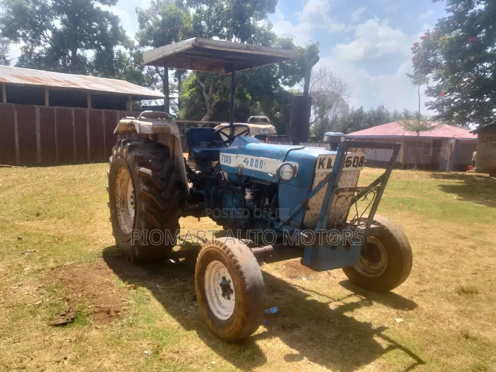 Tractor Ford 4000 Blue