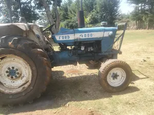 Tractor Ford 4000 Blue
