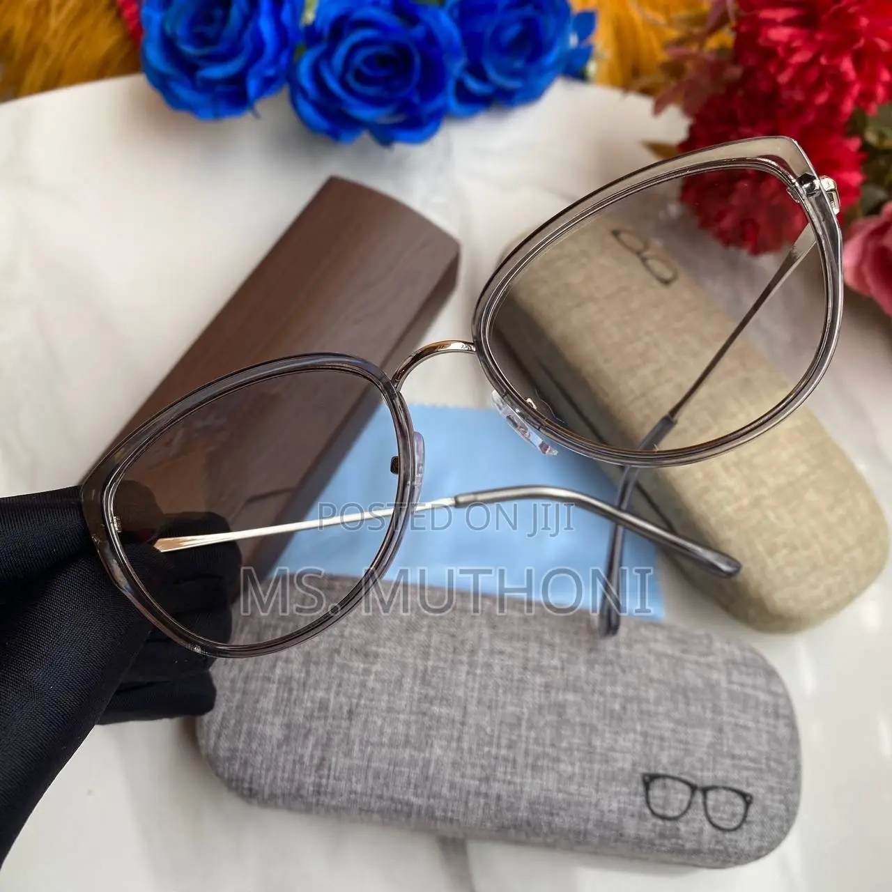 Elegant Cat-Eye Photochromic Framed Sunglasses