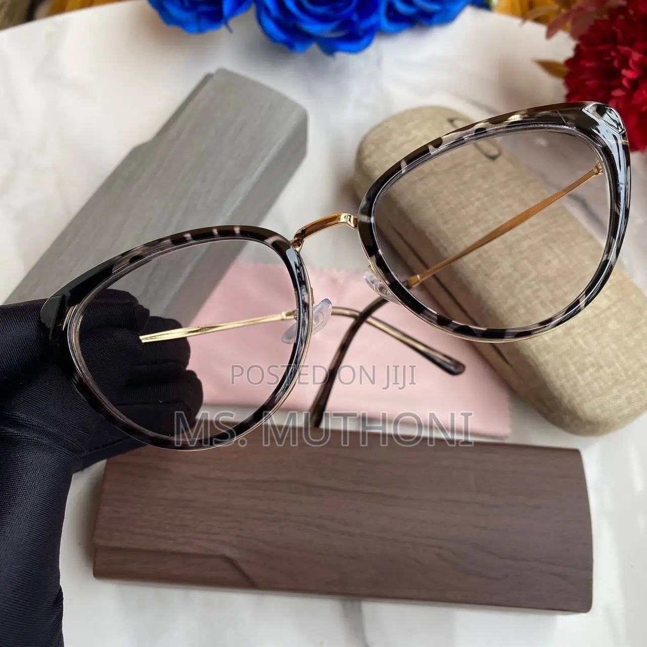 Elegant Cat-Eye Photochromic Framed Sunglasses