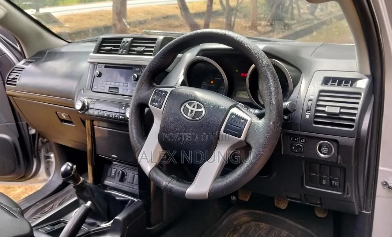 Toyota Land Cruiser Prado 2013 Silver