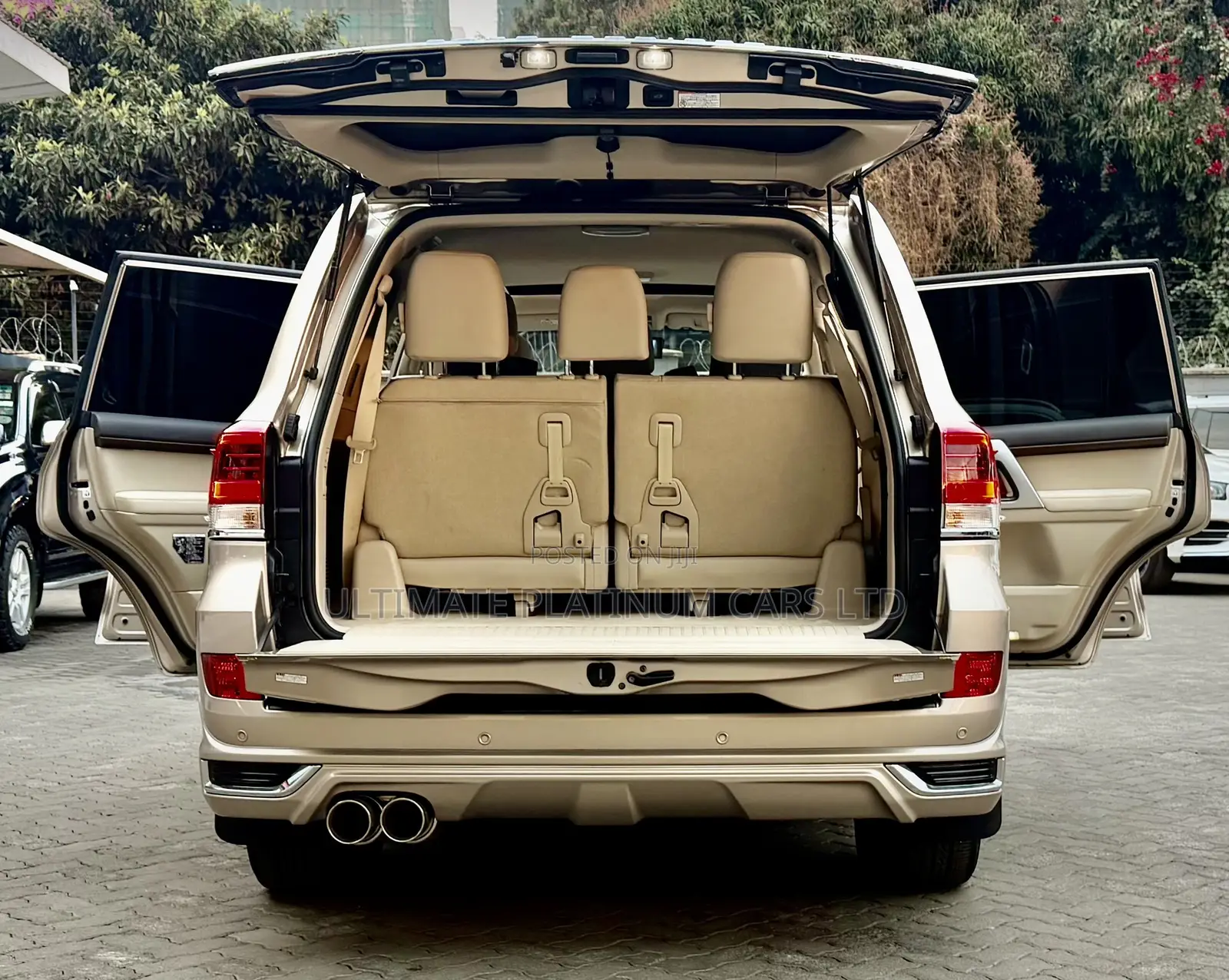 Toyota Land Cruiser 4.6 V8 ZX 2019 Gold