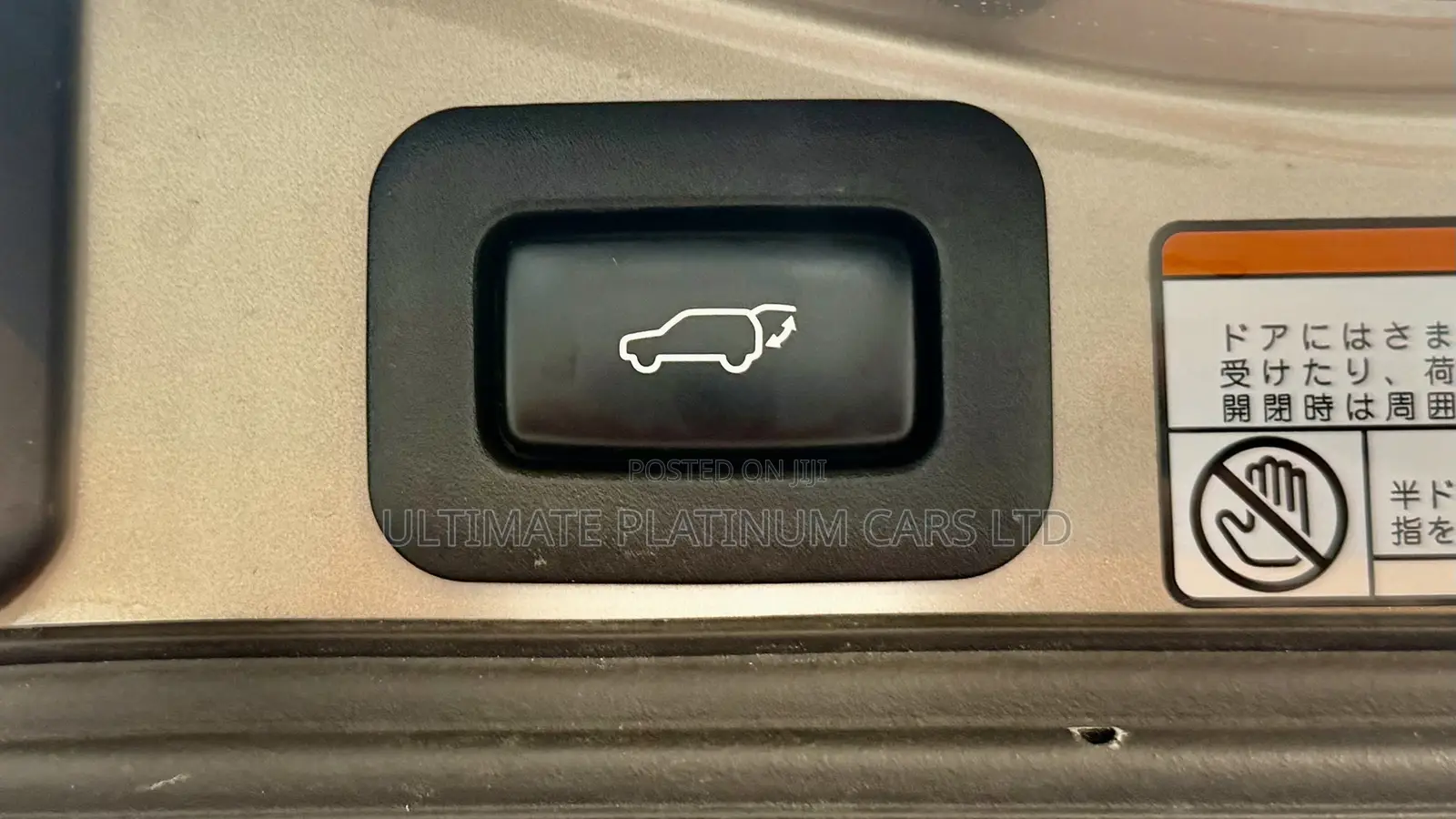Toyota Land Cruiser 4.6 V8 ZX 2019 Gold