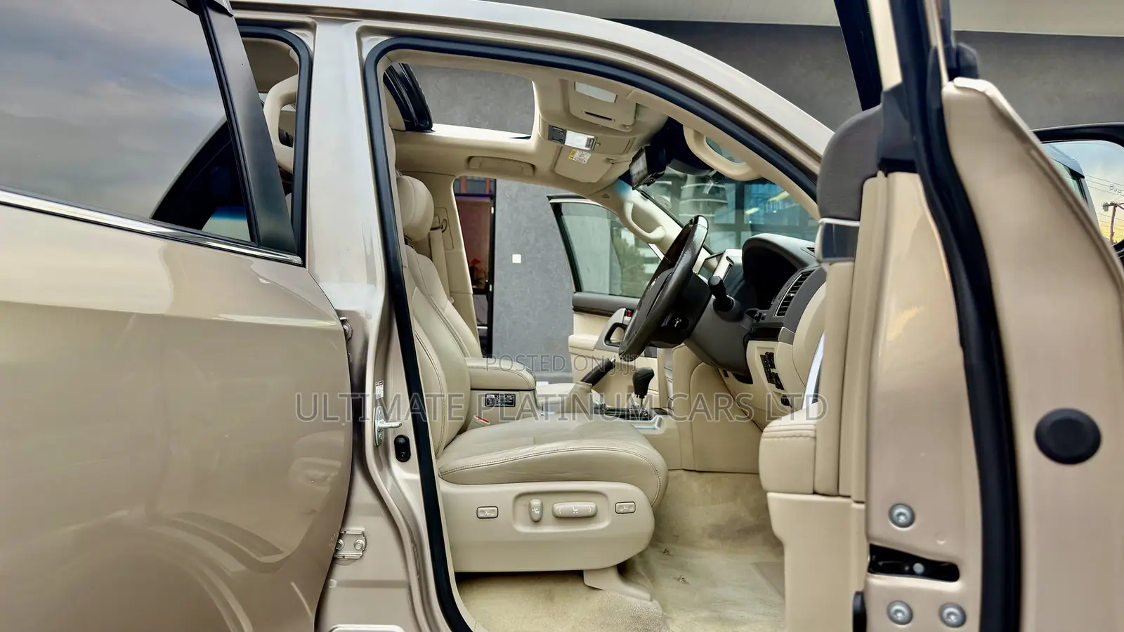 Toyota Land Cruiser 4.6 V8 ZX 2019 Gold