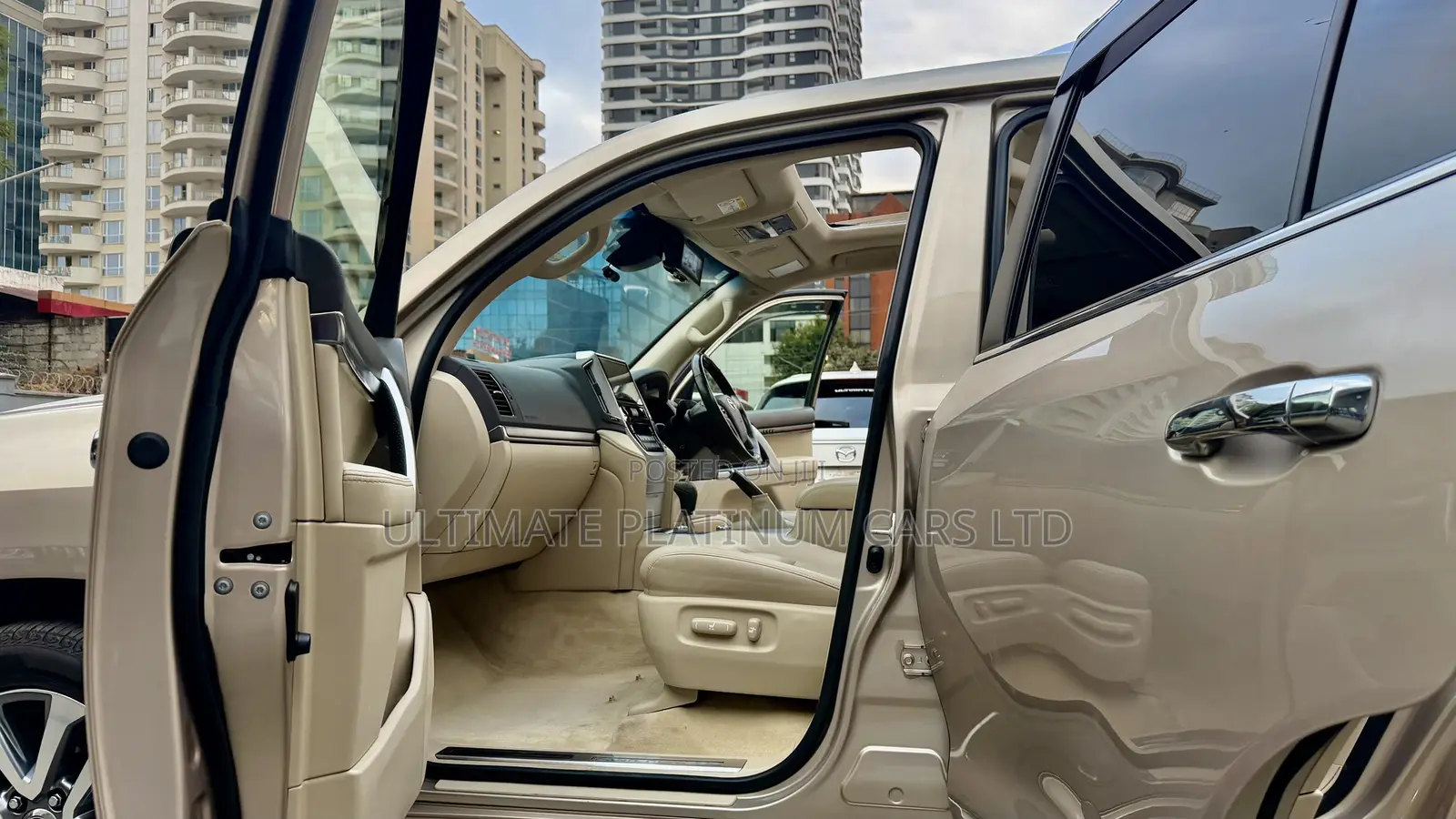 Toyota Land Cruiser 4.6 V8 ZX 2019 Gold